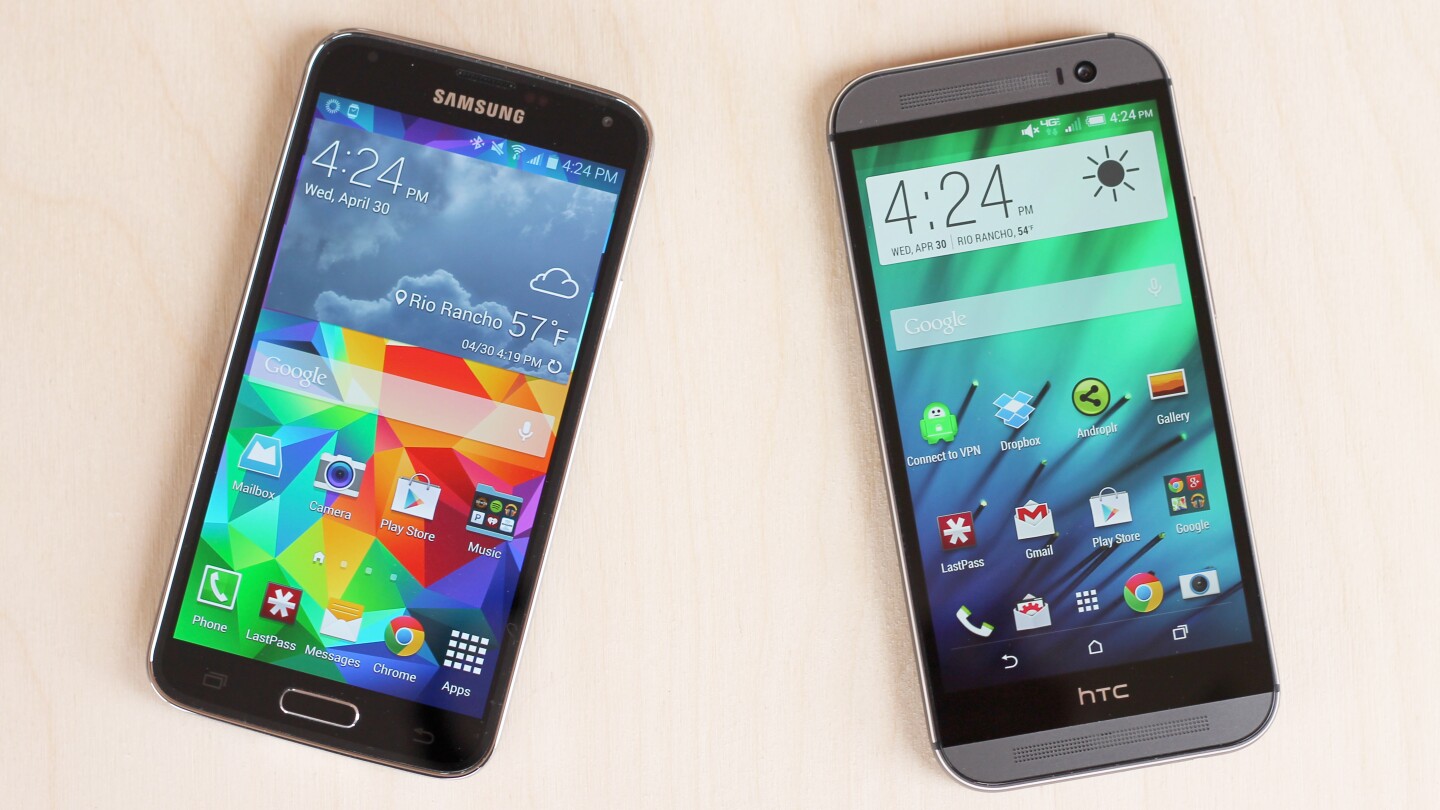 Home screens on each phone