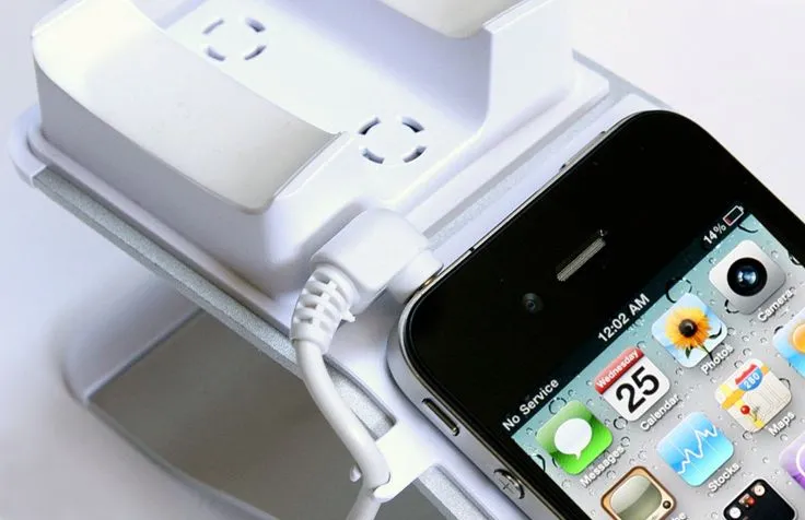 The iClooly Handset and Sync Stand lets you use your smartphone as if it were a desktop landline