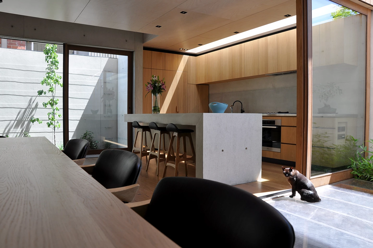 The home also features a sustainable gas fired hydronic heating system and high thermal mass interior (Photo: Edoardo Campanale for Gizmag)