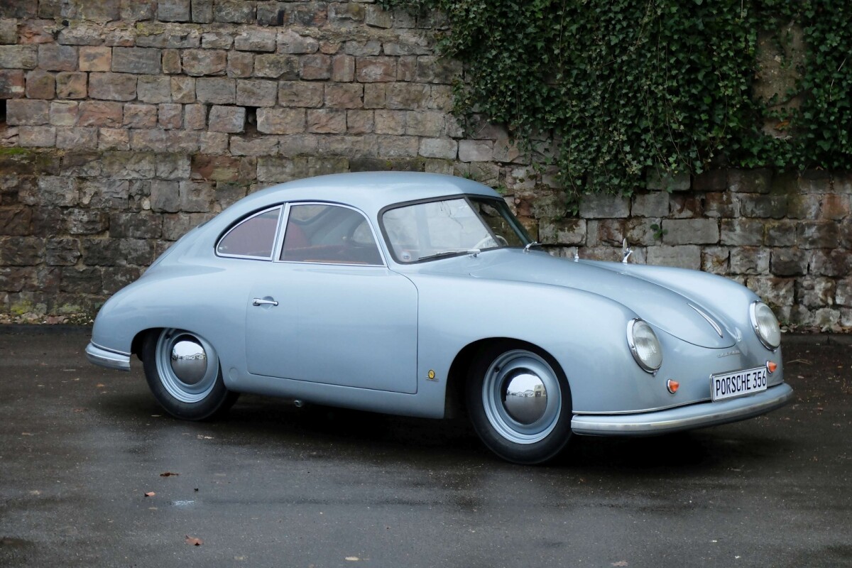 1951 Porsche 356 Pre-A 1300 | Artcurial | Lot 105 | Auction Description | Estimate: €440,000 to €520,000 | Sold for $898,208 (€733,080) |