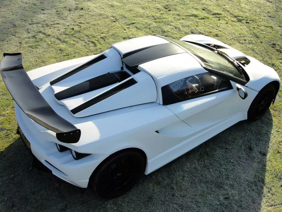 The AEDC is the result of a design partnership between Spain's Quimera Responsible Racing and the UK's Evelio Electric Supercars