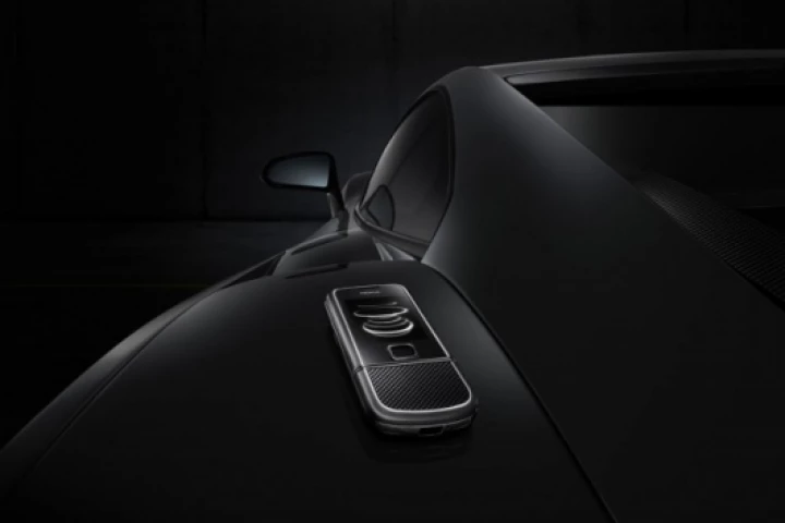 The Nokia 8800 Carbon Arte