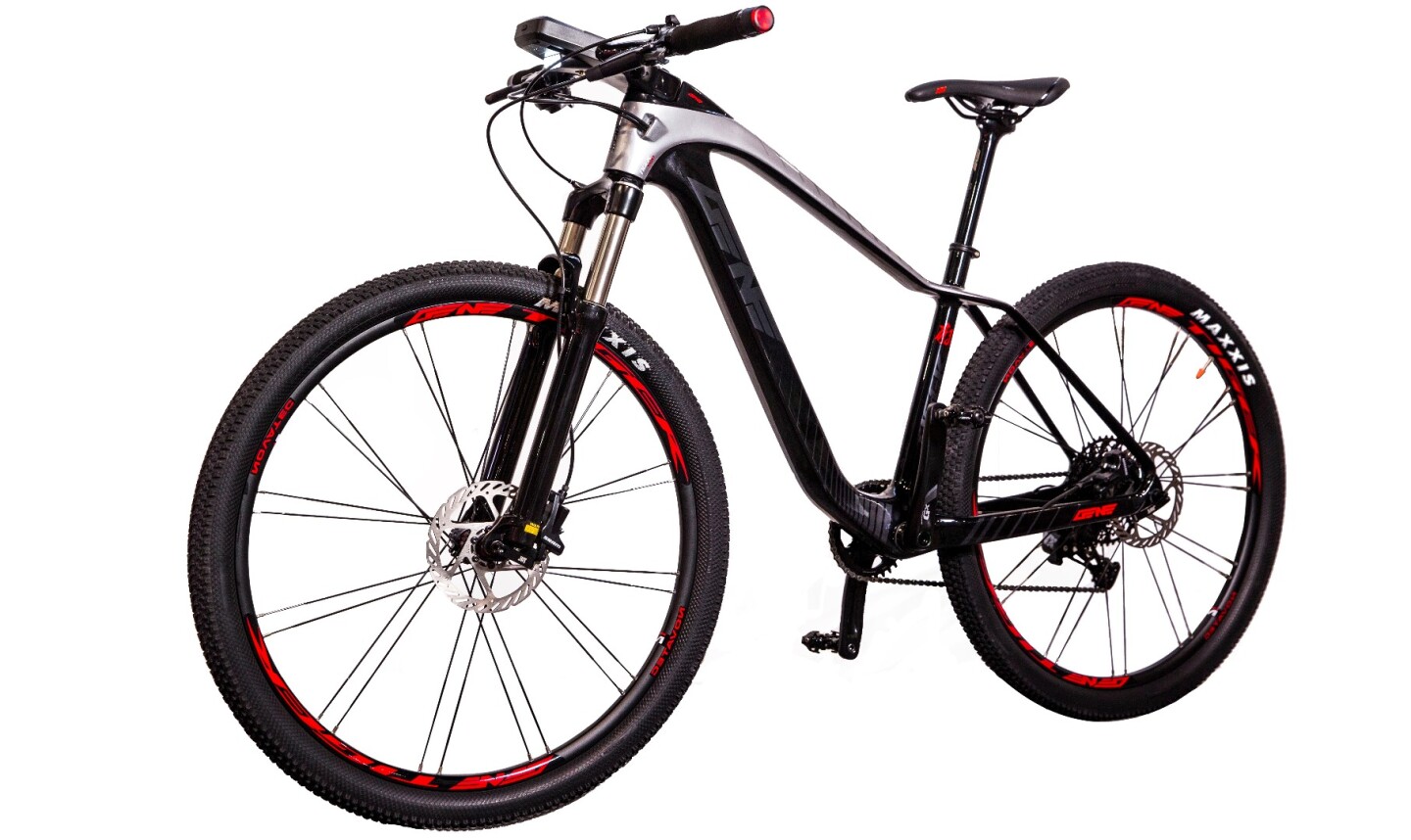 The LeEco Smart Mountain Bike weighs 26.9 lb (12.2 kg)