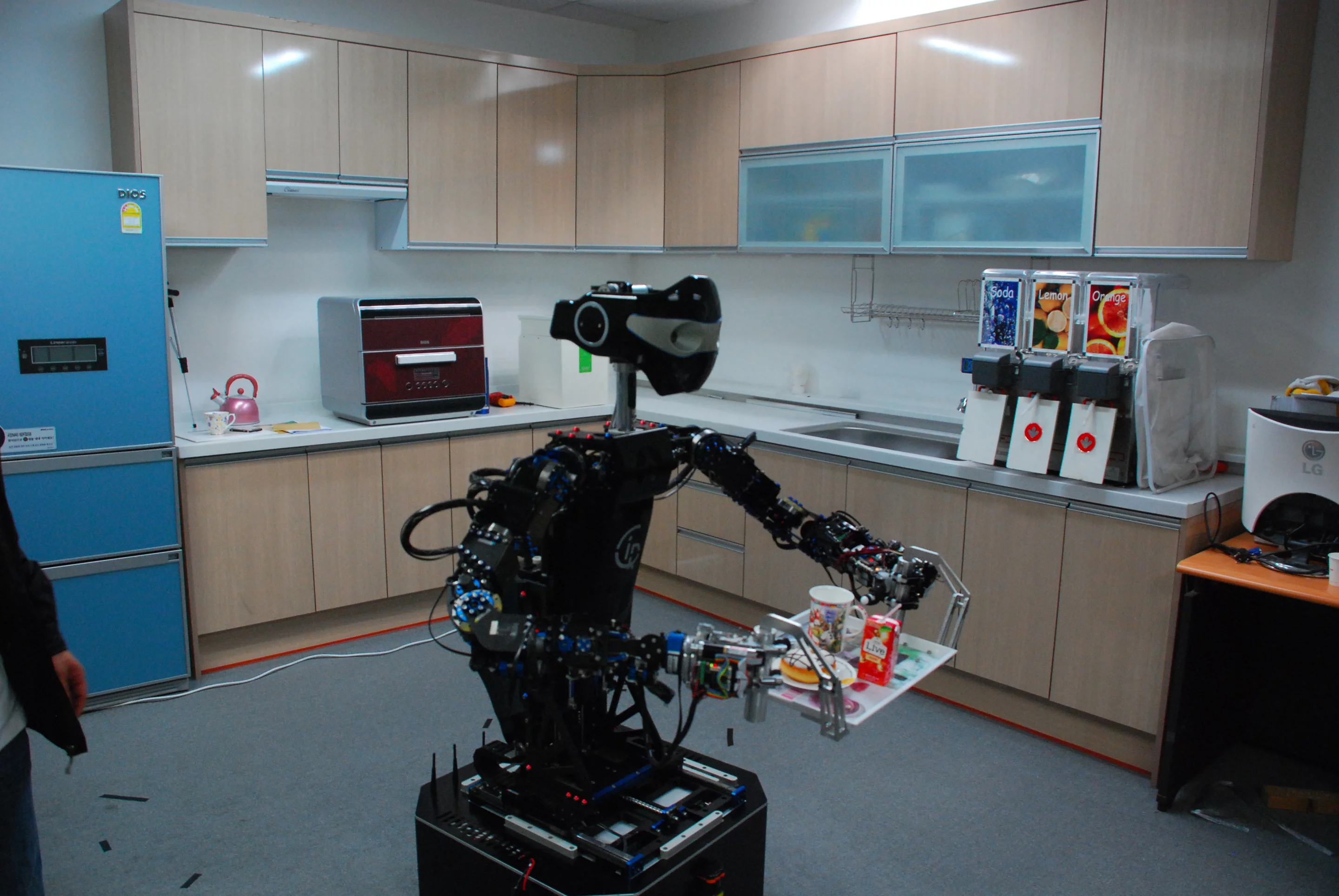 CIROS carries a meal on a specially-designed tray