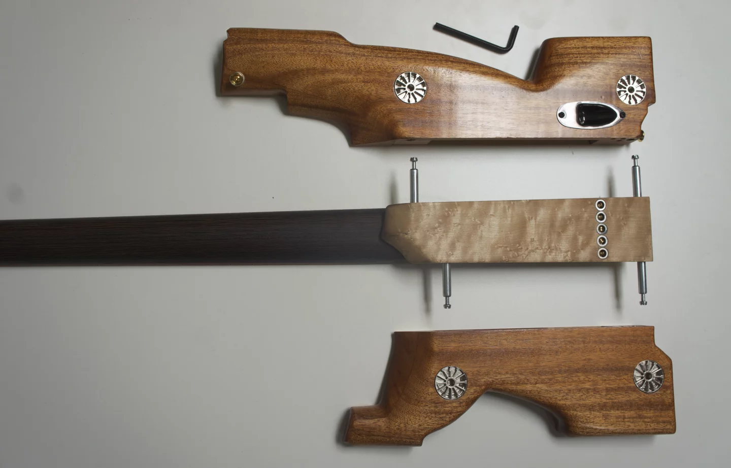 The second prototype makes use of a cam and key connection system typical of flatpack bed frames