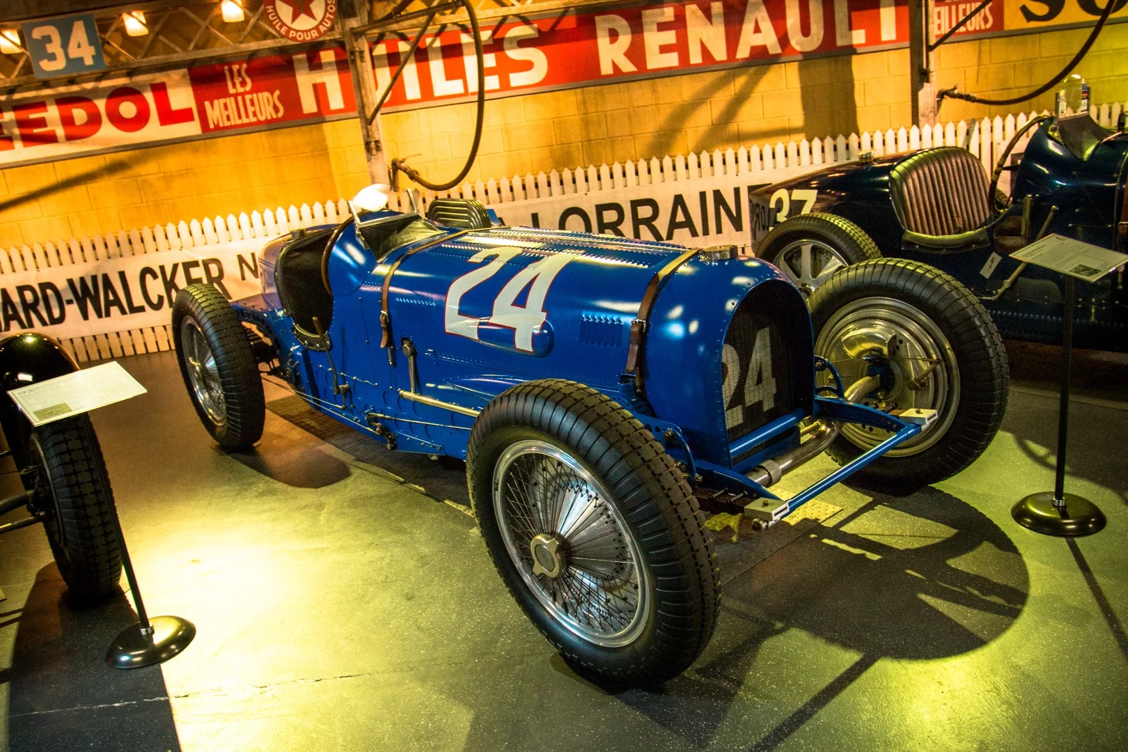 1935 Bugatti Type 59/50S: a Grand Prix racer of its day, famous for the fact that its driver, Robert Benoist, had to jump out of the car mid-lap to replace the hood when it fell off during the race.