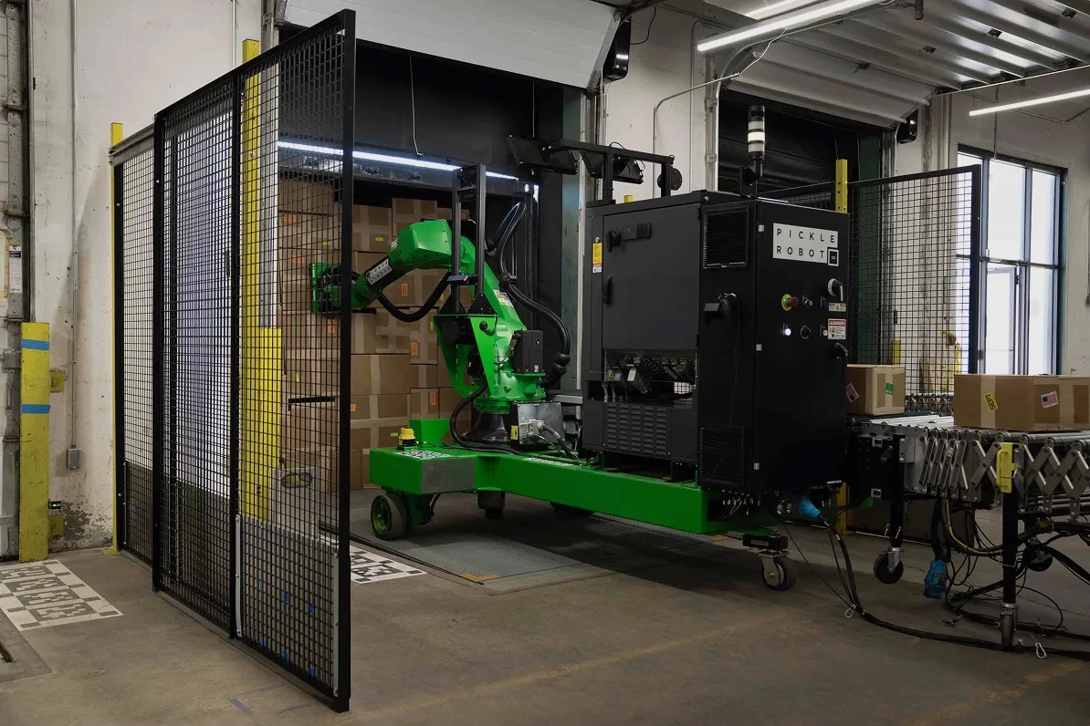 O robô de Pickle pode eliminar a necessidade de atribuir aos trabalhadores a tarefa repetitiva, difícil e perigosa de descarregar contêineres