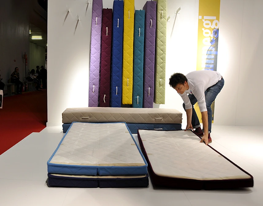 When the need arises, each single mattress can be unhooked to create a single spare bed or a double bed (Photo: Edoardo Campanale/Gizmag.com)