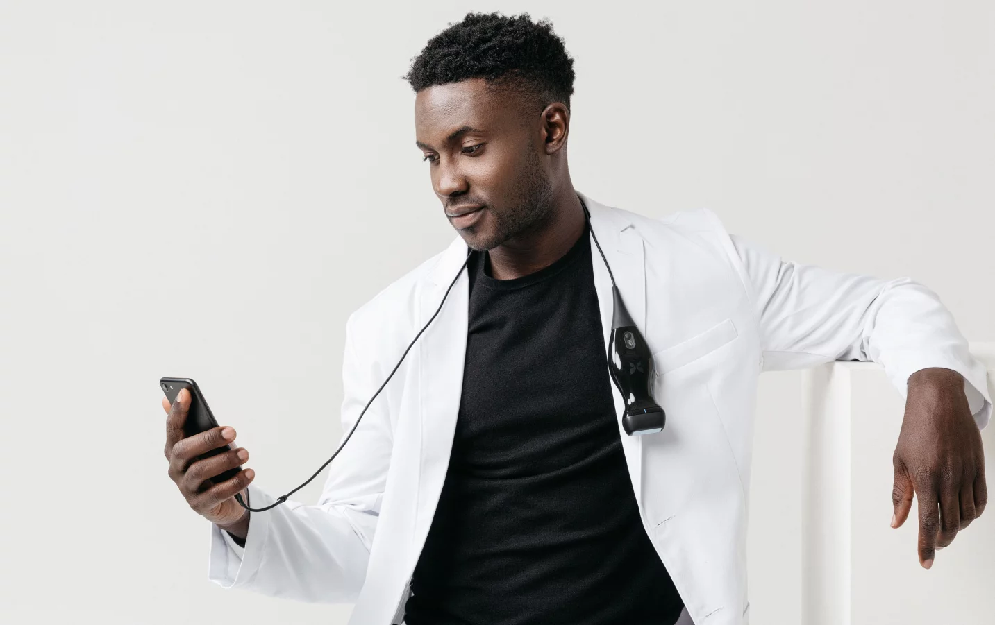 The device can fit in a doctor's pocket