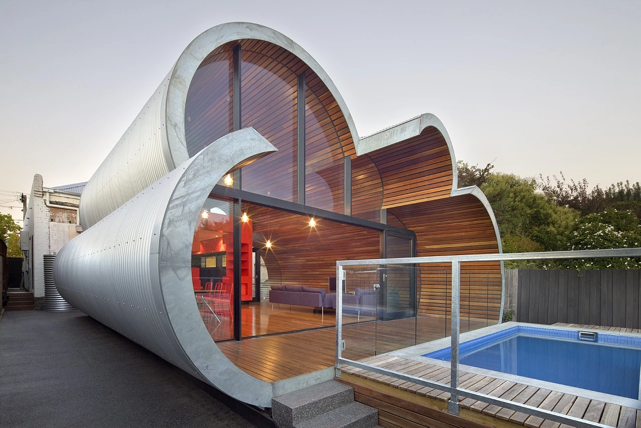 Completed earlier this year, the "Cloud House," as it is now known, is the result of both the renovation and extension of what was once a traditional double-fronted Edwardian house in the Fitzroy North suburb of Melbourne Australia
