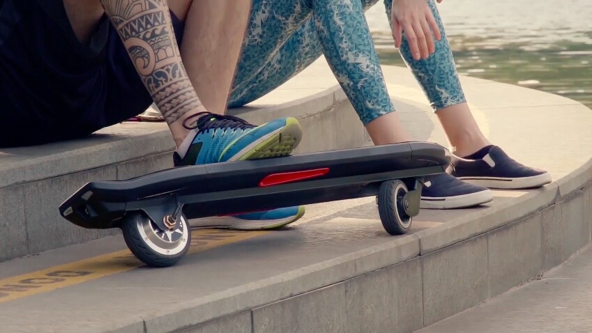 Electric Skateboard Has No Use For Four Wheels