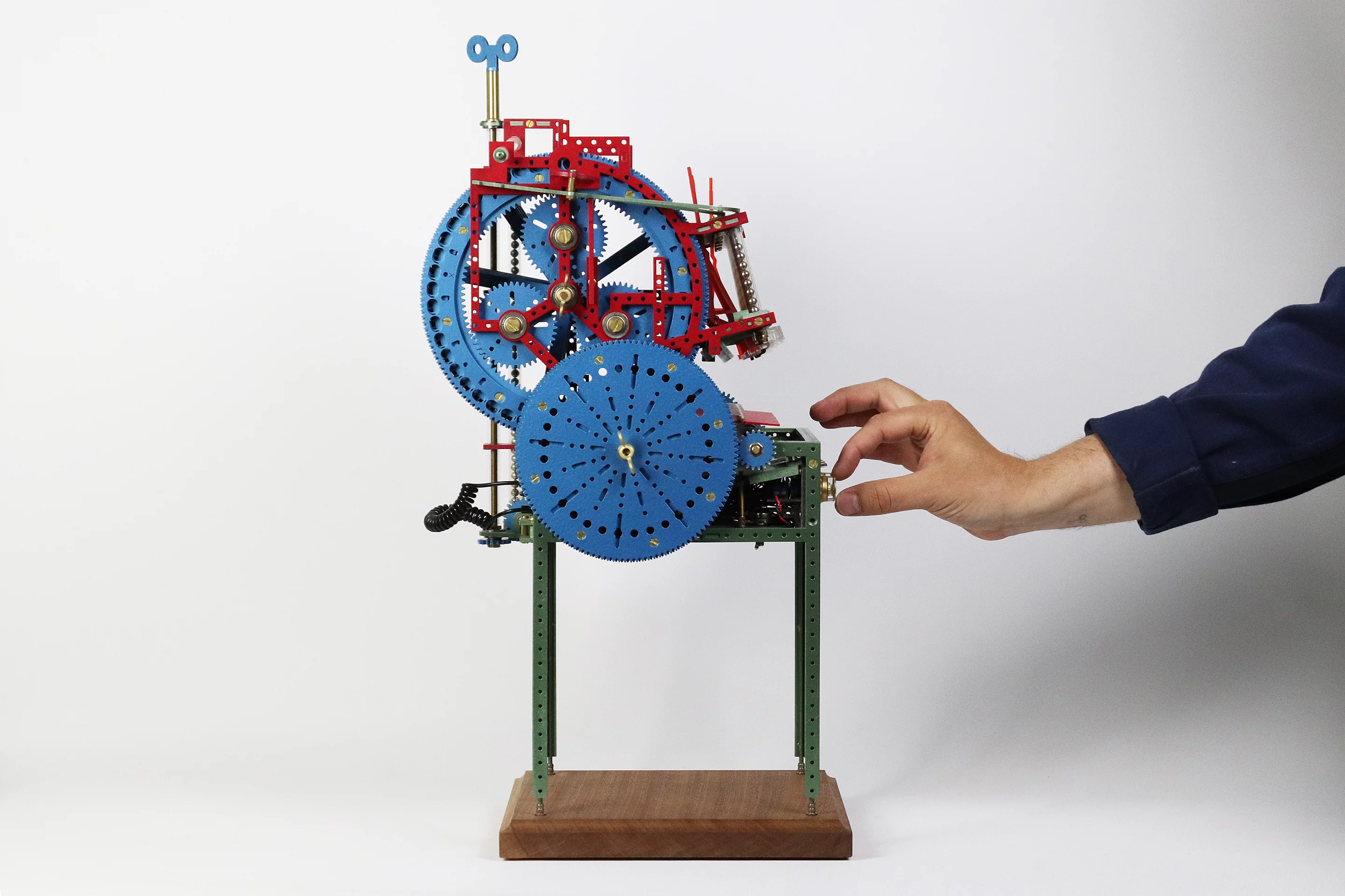 The Marble Machine XS measures 50 x 20 x 20 cm