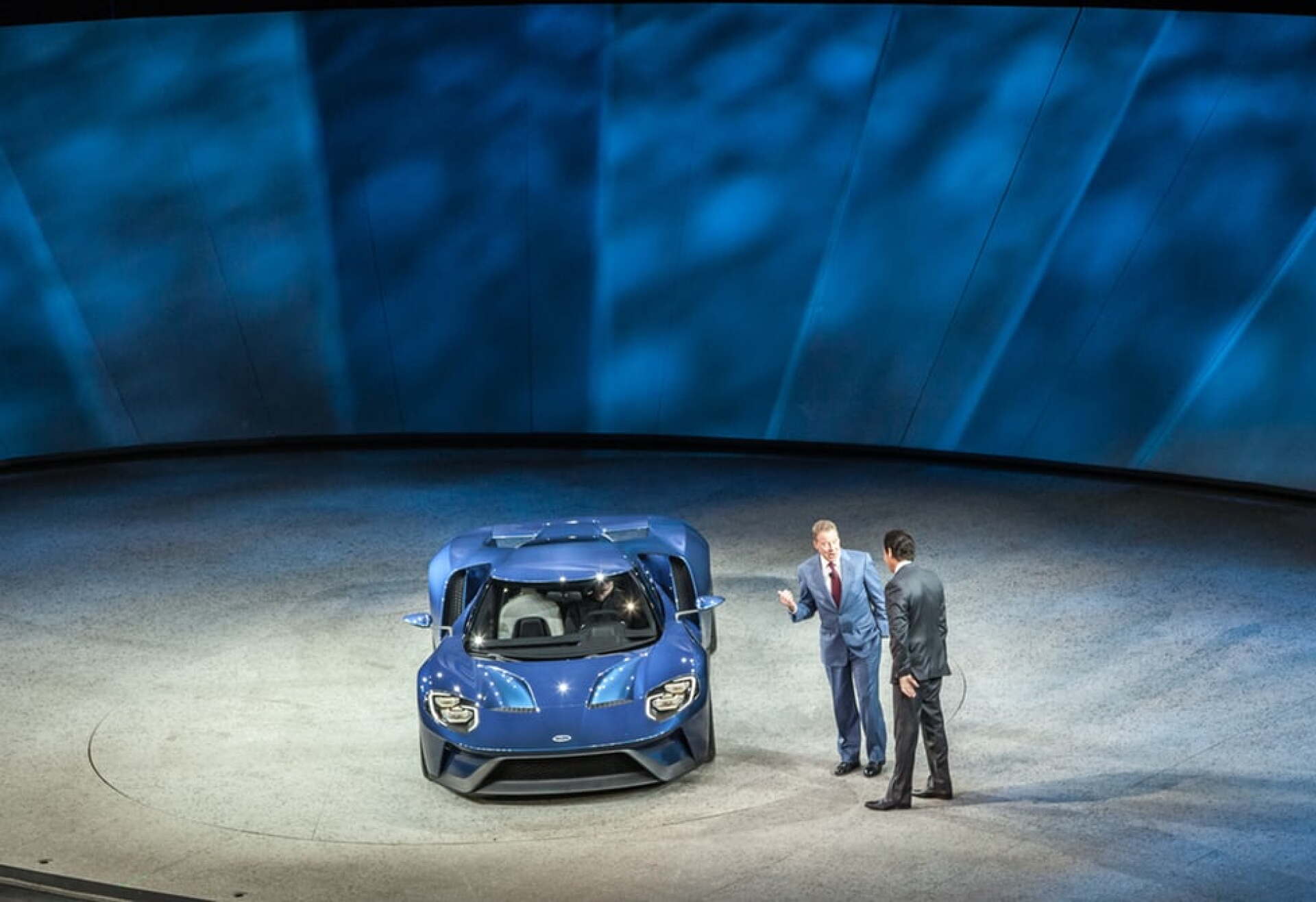 Ford drops the spec sheet for the 216-mph 2017 GT