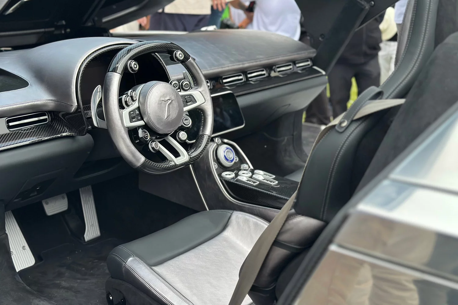 Inside, much of the original 70s components are carried over with the dashboard, panels, and seats, all covered in leather