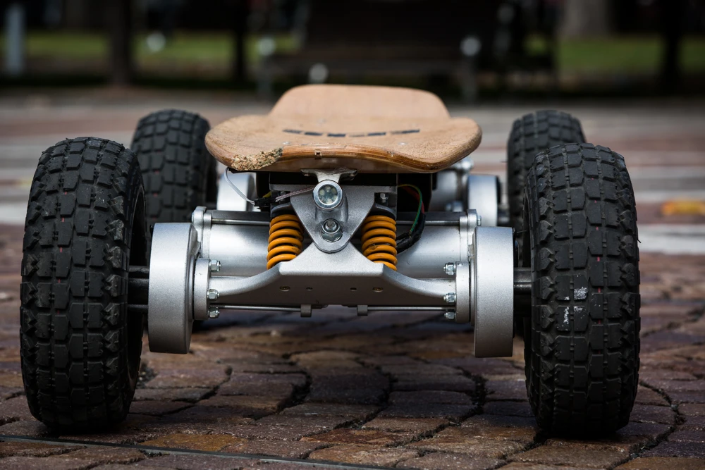 The Dominator 3200 Pro has an 800-W brushed motor attached to each wheel (Photo: Nick Lavars/Gizmag.com)