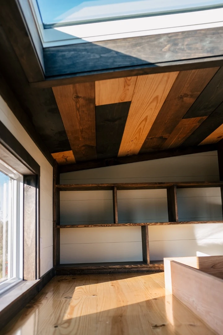 The Silhouette's bedroom