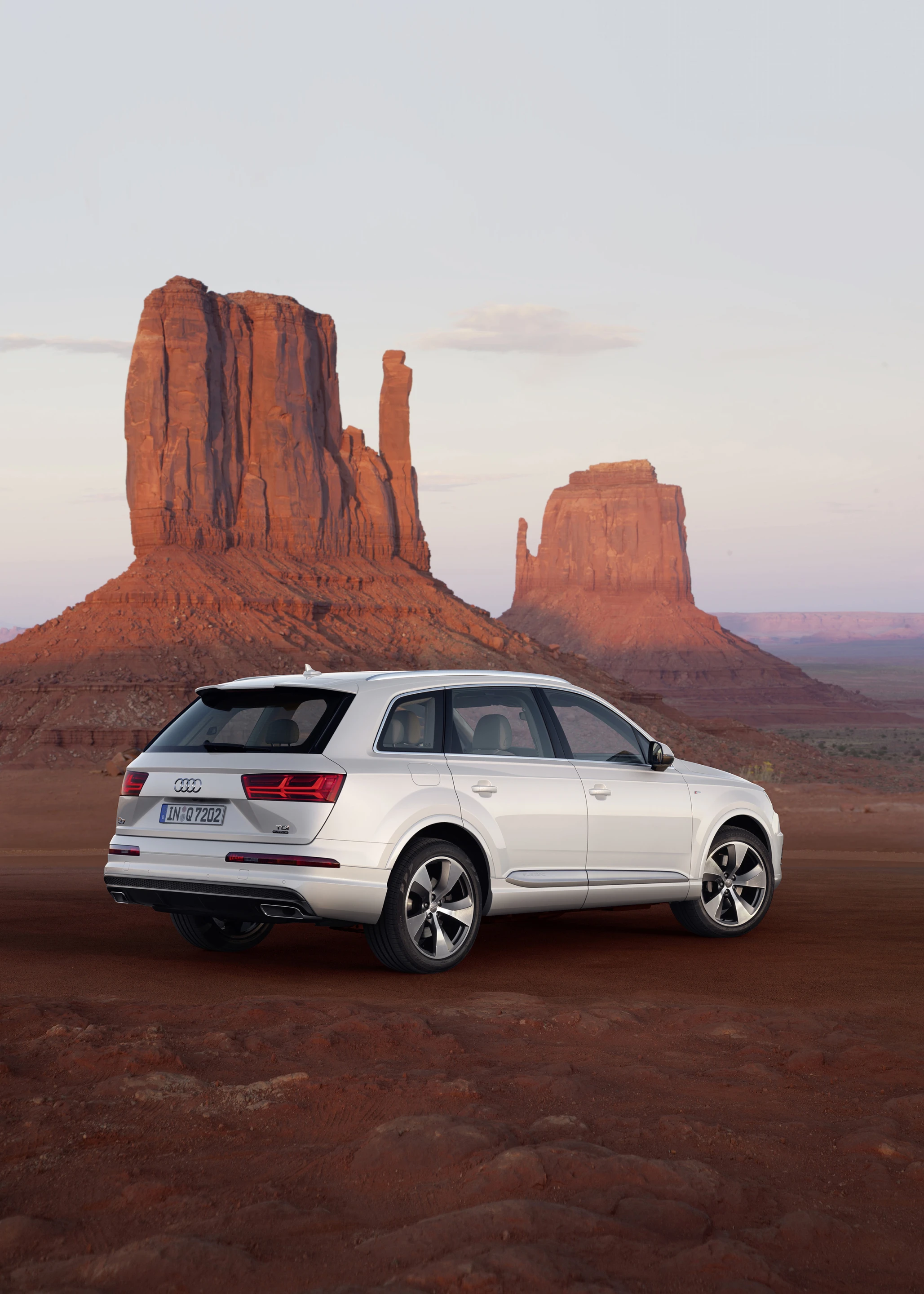 Audi is offering a broad range of applications for the Q7's in-car entertainment system (Photo: Audi)
