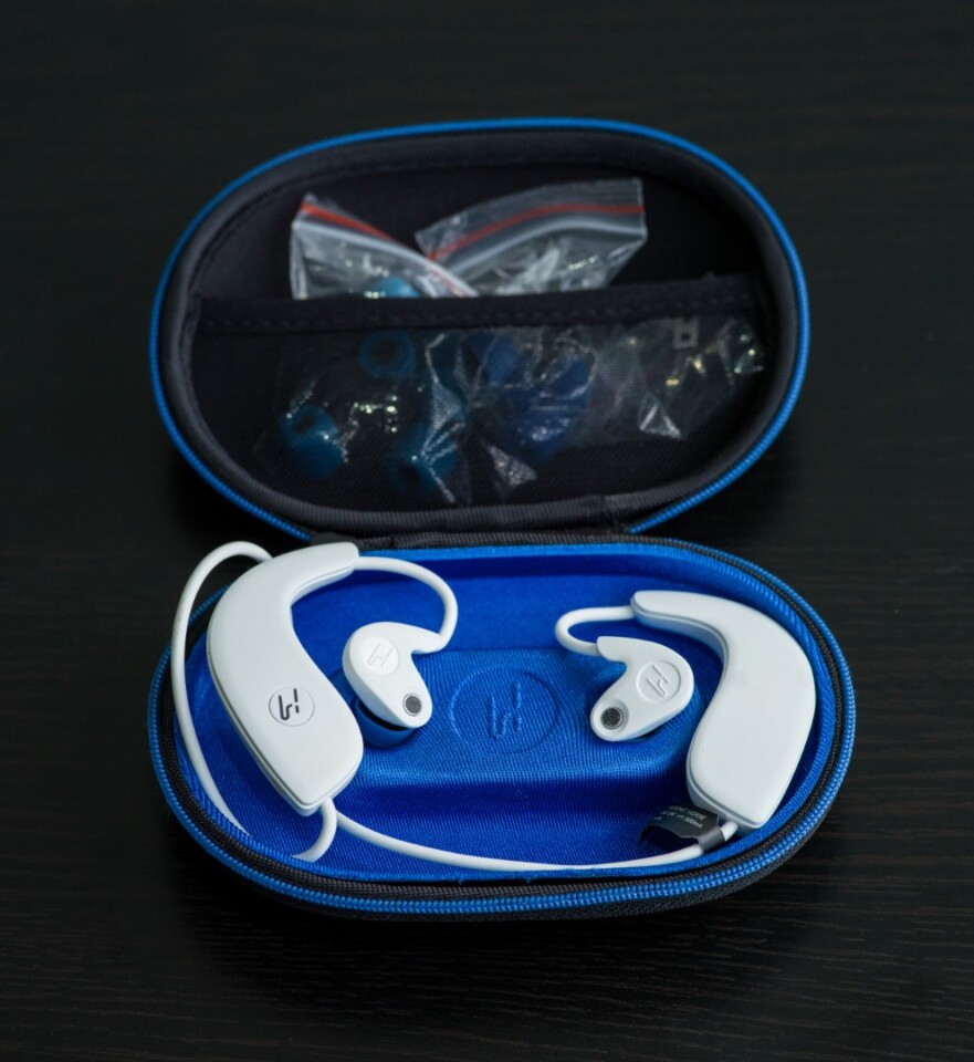 The Hooke Verse headset in its carry case