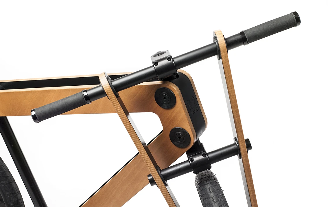 Aluminum "smart cylinders" hold the beechwood frames together