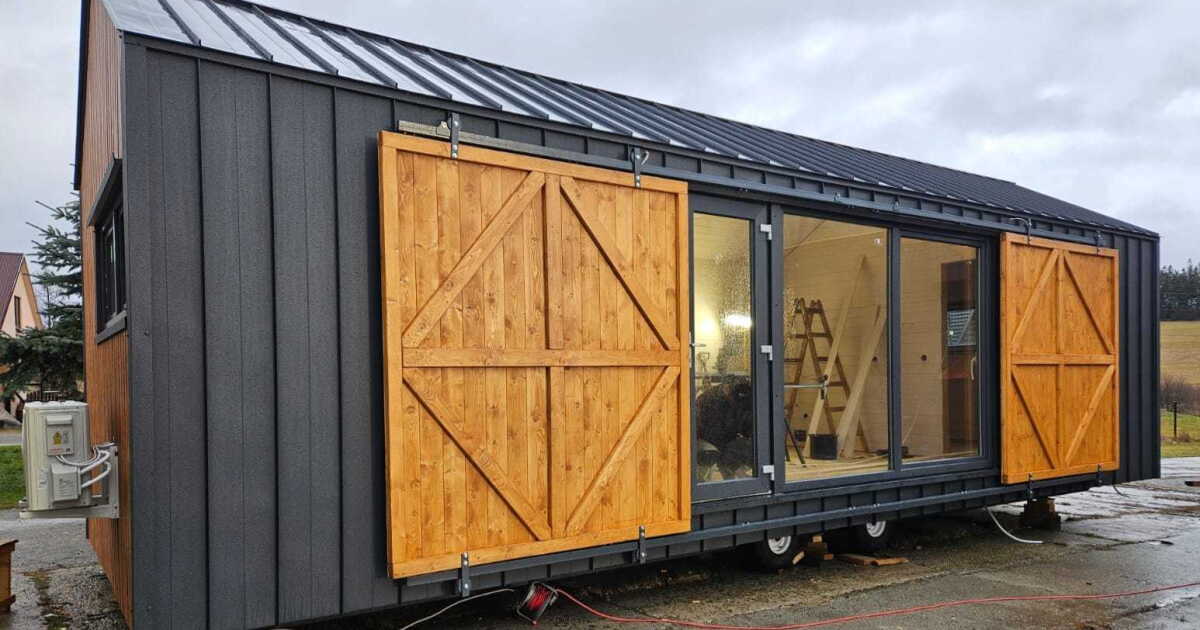 Apartment-like tiny house delivers single-floor simplicity