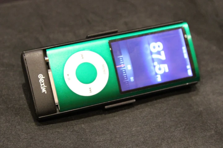 Dexim's DVA004 Power Case for Apple's iPod 5G