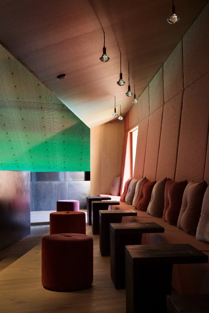 Under measures 600 sq m (6,458 sq ft)