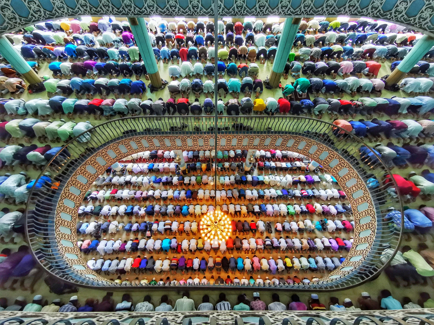 iTRAVELLED – PHONE/TABLET SINGLE IMAGE CATEGORYWINNER: Azim Khan Ronnie, BangladeshDhaka, BangladeshThousands of people come together to pray over several floors of one of the biggest mosques in the world. Around 40,000 people were visiting the mosque - decorated in beautiful teal and gold - for weekly prayers. The National Mosque of Bangladesh, known as Baitul Mukarran, is one of the 10 biggest mosques in the world and can hold up to 100,000 people, including in the outside courtyards.Huawei P30 Pro, f2.2, 1.25 sec, ISO 400
