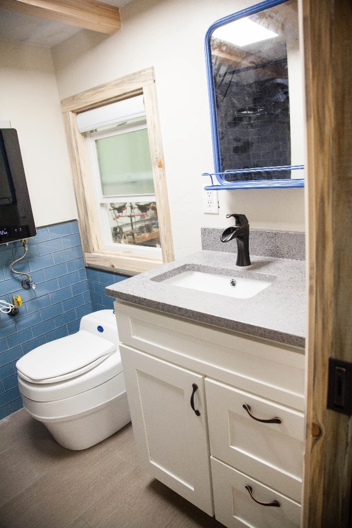 The Brown Bear features a bathroom with composting toilet