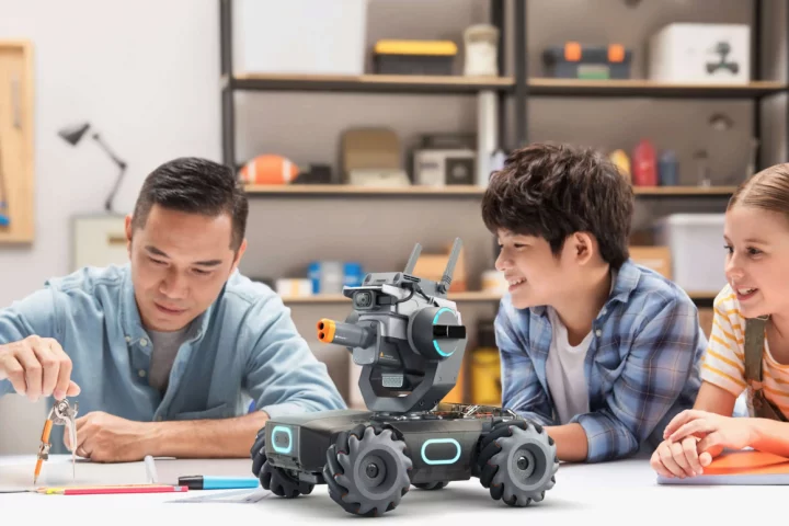 DJI's RoboMaster S1 can respond to claps, hand gestures and visual markers