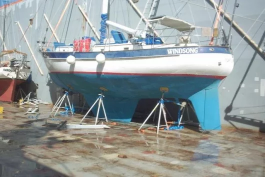 Fully fixed yachts ready for transport