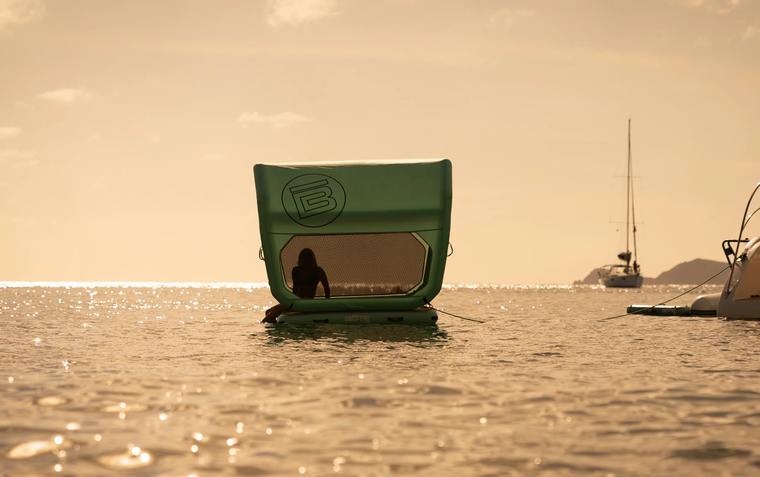 Bote takes its Hangout collection to the next level of on/off-water lounging