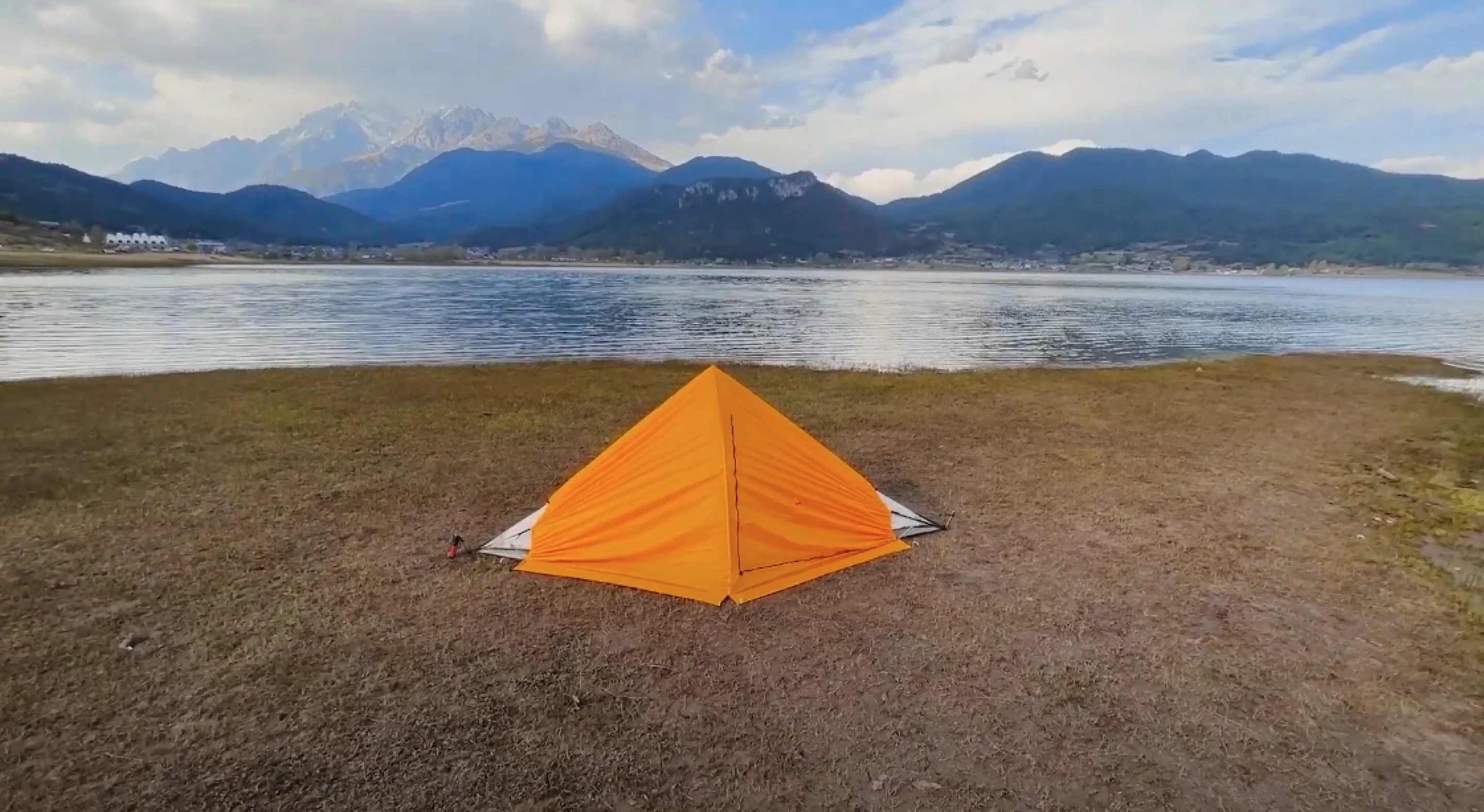 1.7-lb hammock tent pitches in seconds, stands up to hurricane winds