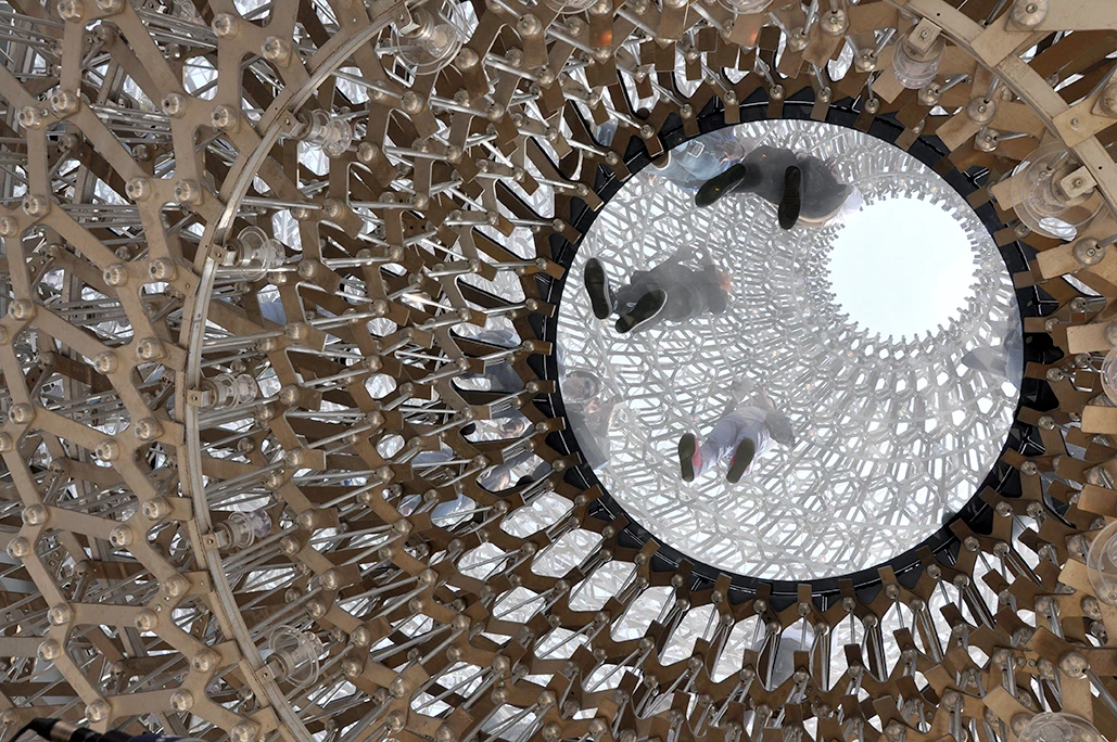 Each element is assembled together to recreate the Fibonacci sequence