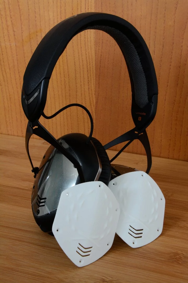 As our review units came directly from V-Moda, an extra pair of 3D-printed shields were included