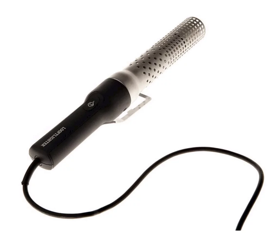 For those that like to cook with charcoal, wood, briquettes, heat beads or similar, the Looftlighter speed up the lighting process by emitting super-heated air onto the material