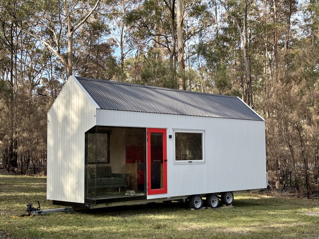 Single-story tiny house puts the focus firmly on daylight and views