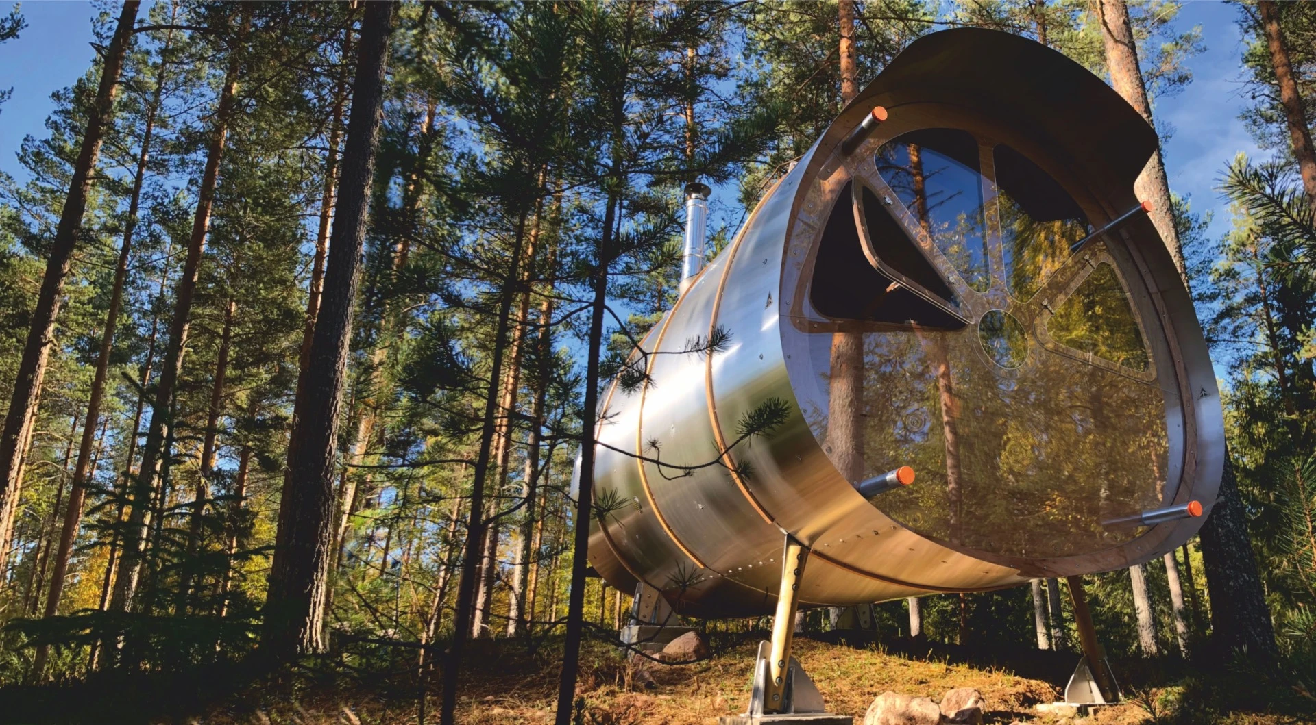 The Fuselage can be suspended from a tree or cliffside, or placed on the ground on stilts as shown