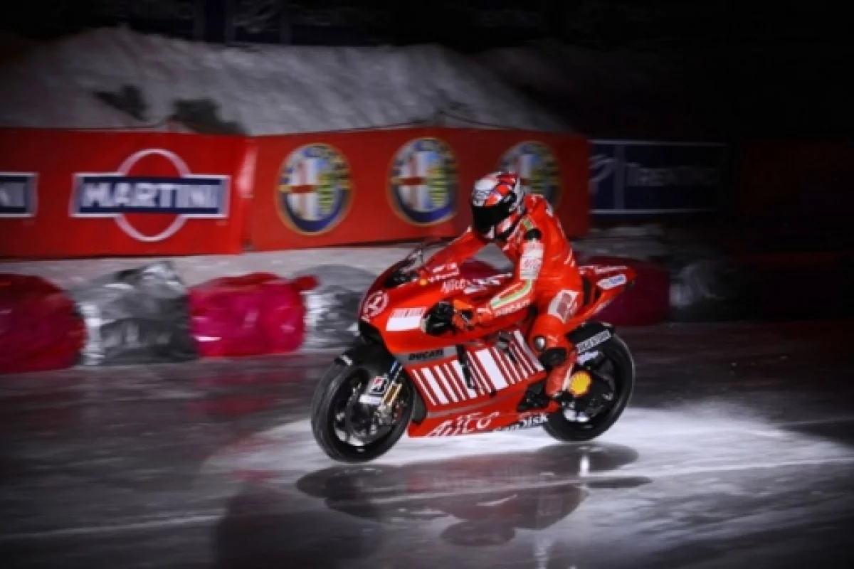 Guareschi rides the Desmosedici onto the ice floor