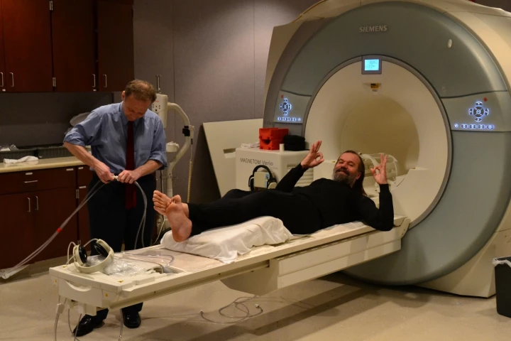 "Iceman" Wim Hof dons a temperature-controlling bodysuit ahead of an fMRI test