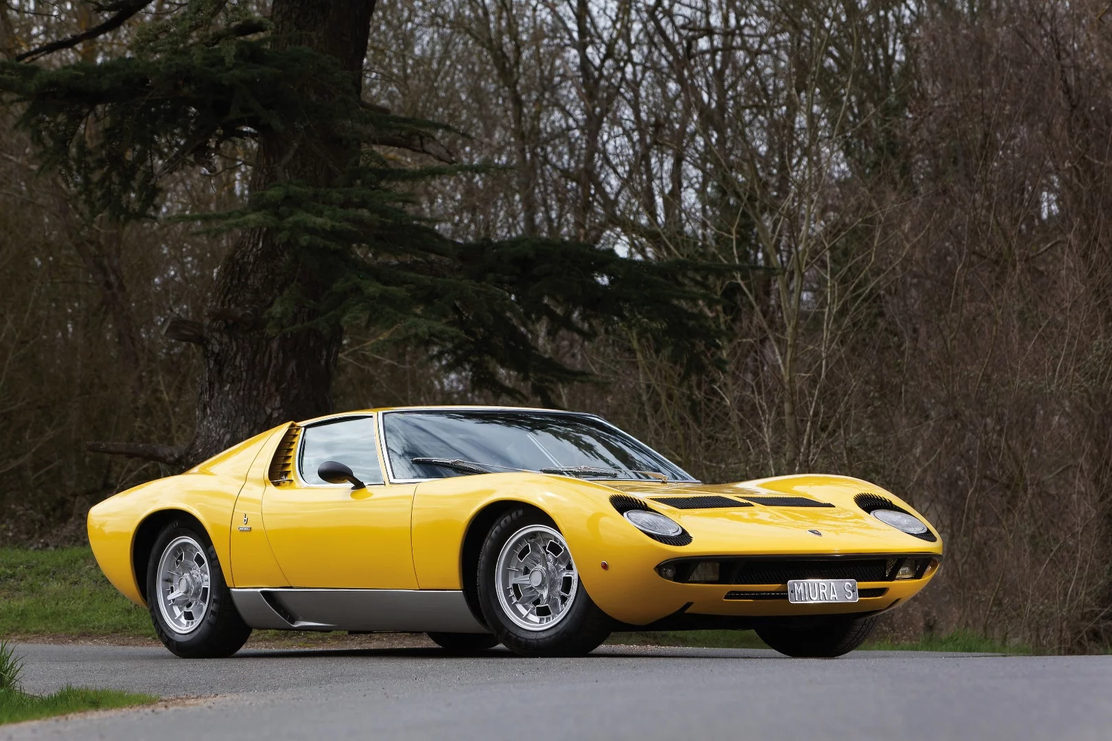 This 1971 Lamborghini Miura P400 S by Bertone is estimated to sell for between €900,000 and €1,400,000 at RM-Sotheby's Villa Erba auction on May 23, 2015. Image: Bernard Canonne and RM-Sotheby's