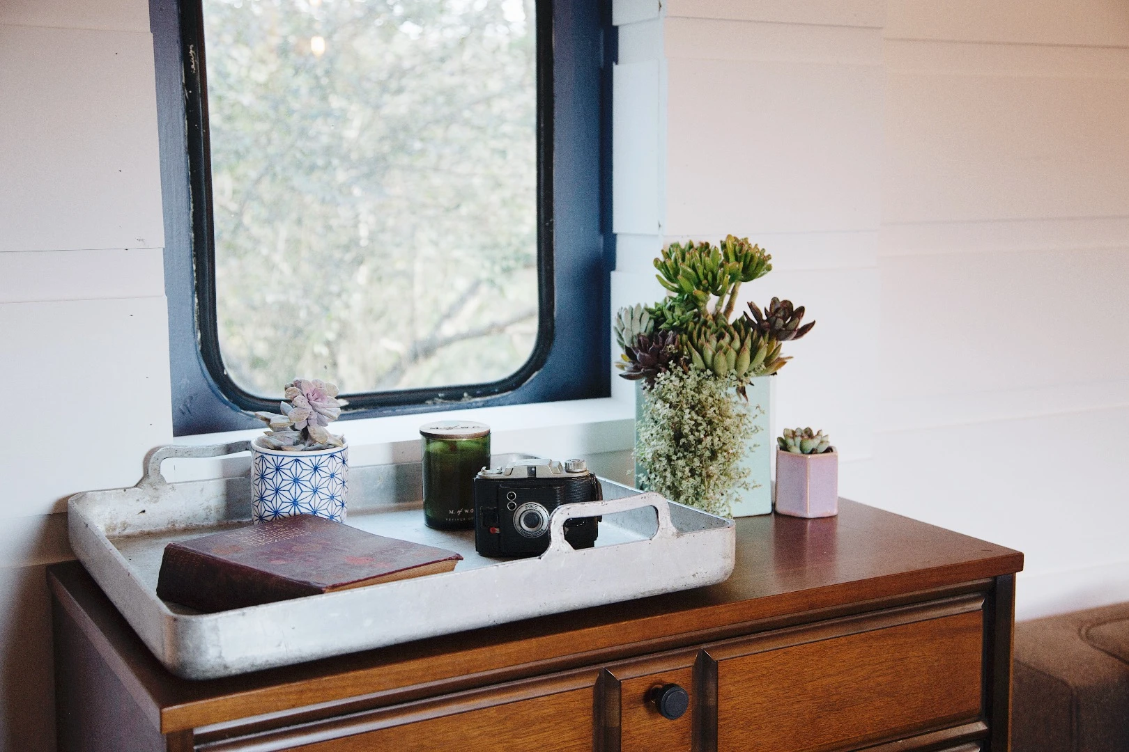 The decor is nicely done and suits the space