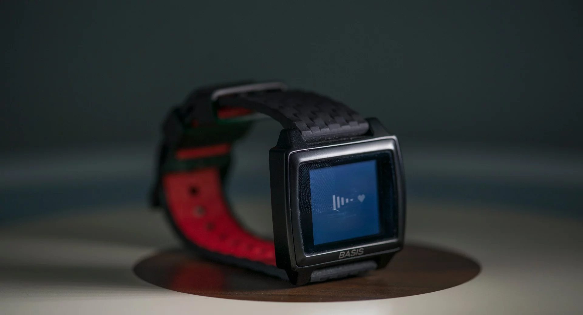 The Basis Peak fitness tracker allows you to keep an eye on your heart rate or daily activity totals (Photo: Simon Crisp/Gizmag.com)