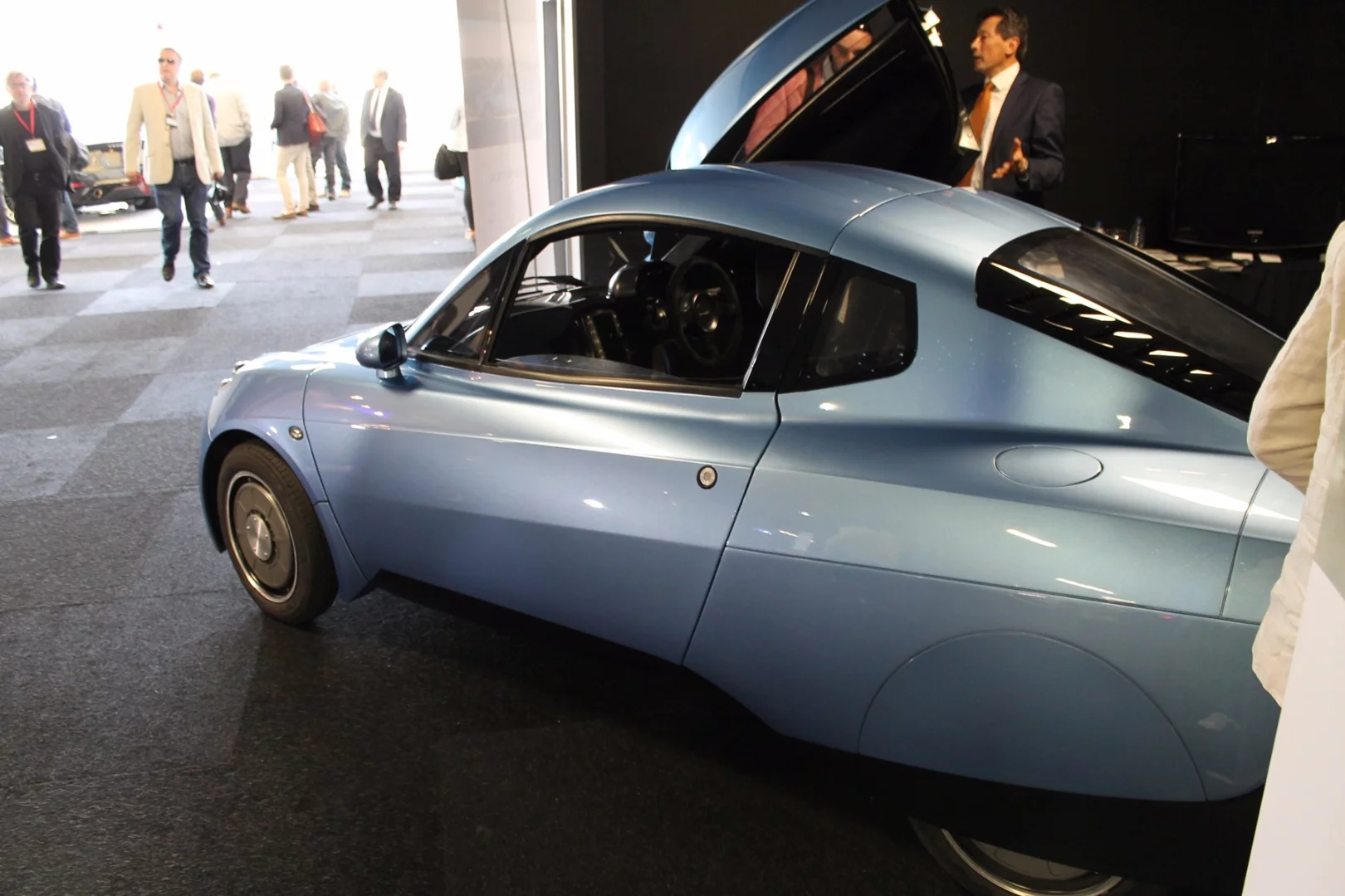 Rasa three-quarter rear view