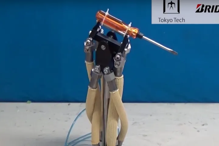 The hydraulic muscle used to create a wrist to manipulate a screwdriver
