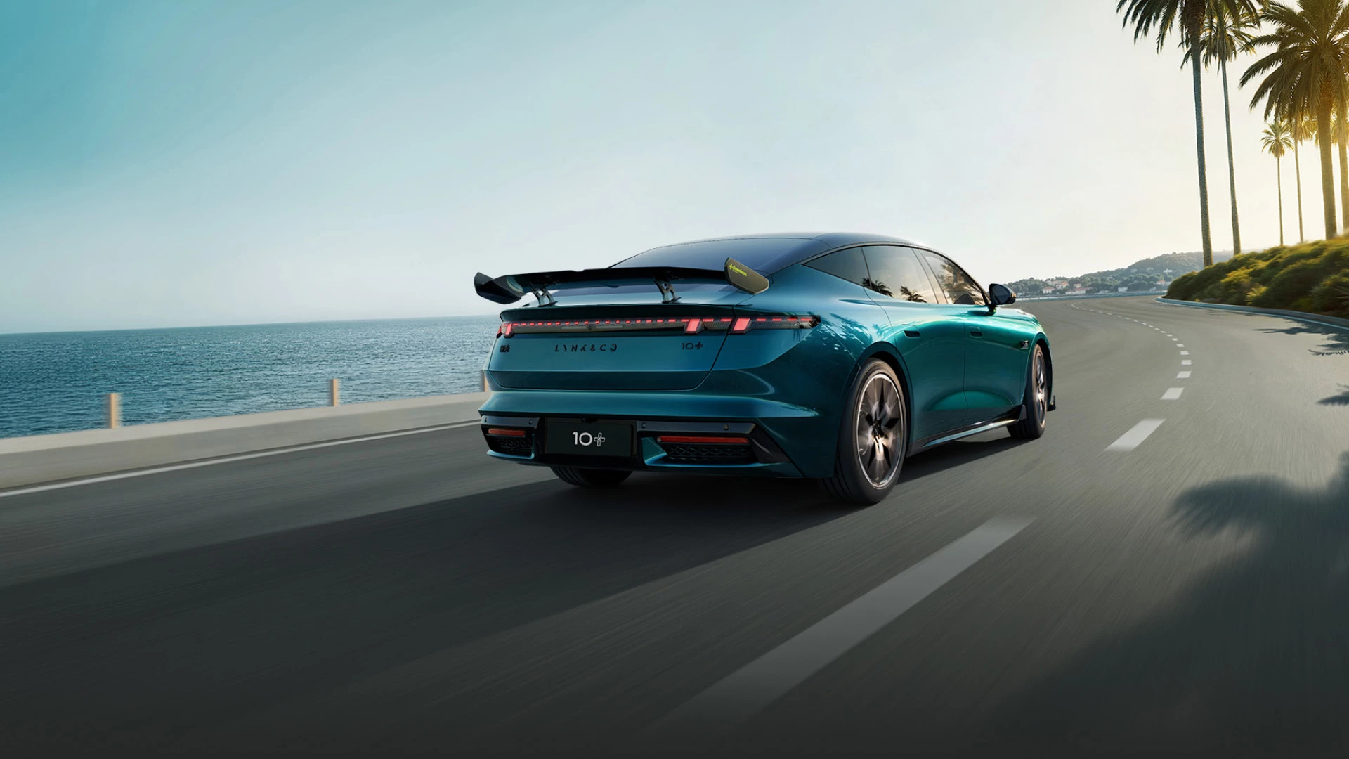 The Lynk & Co 10+ sedan comes with the newest 900-V Energee Golden Brick Battery