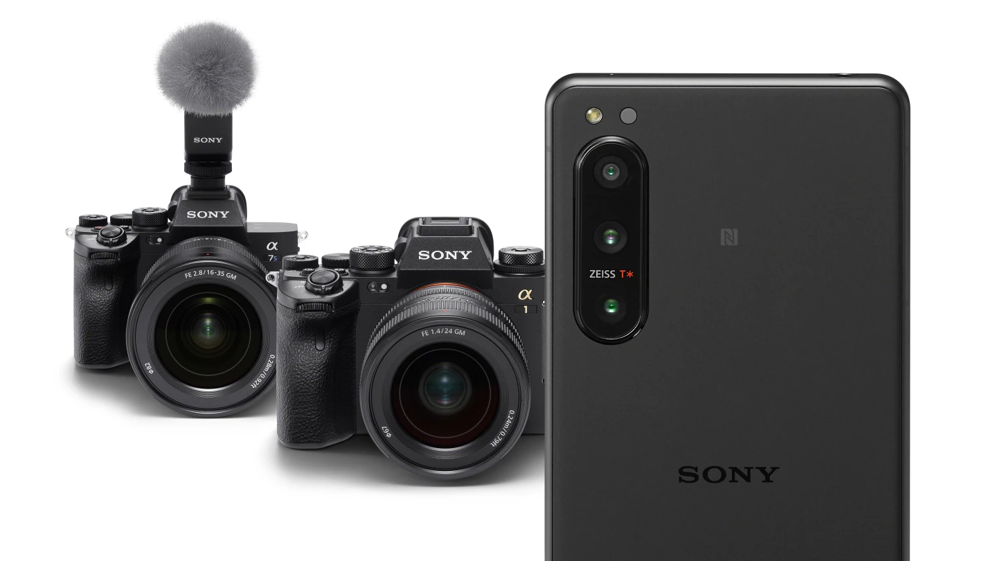 The Xperia 5 IV can serve as an external monitor for mirrorless cameras like the Alpha 1 and 7s
