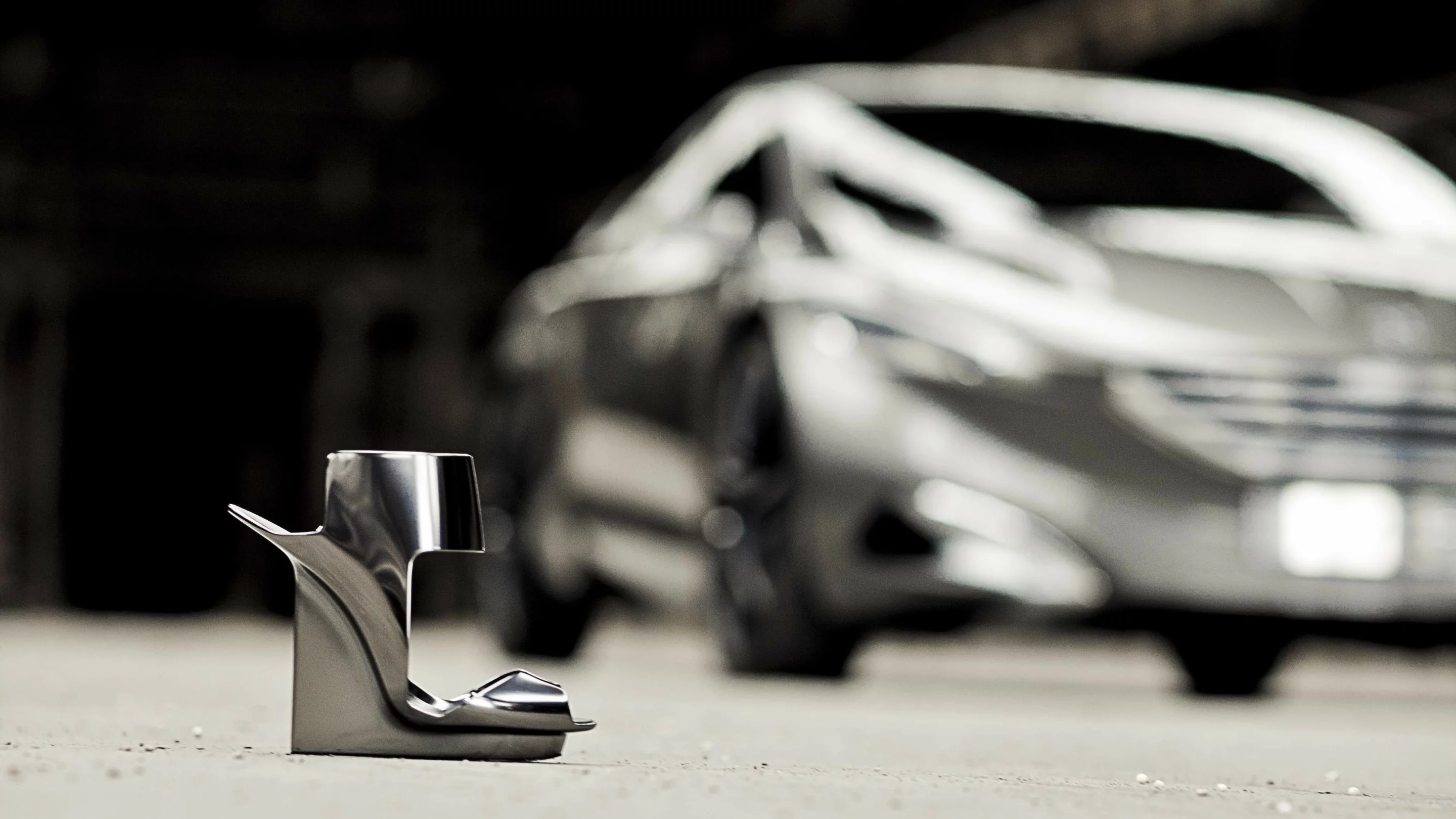 Peugeot's HX1 concept is complemented by a set of gorgeous transforming high-heel shoes