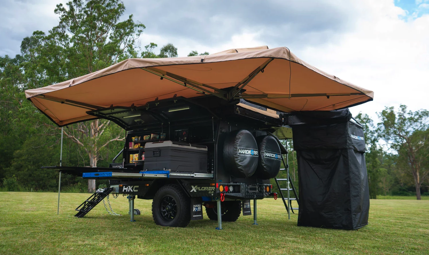 With help from an electrically actuated rooftop tent, the complete Xplorer 2.3 Family trailer is designed to set up in under 10 minutes, by one person