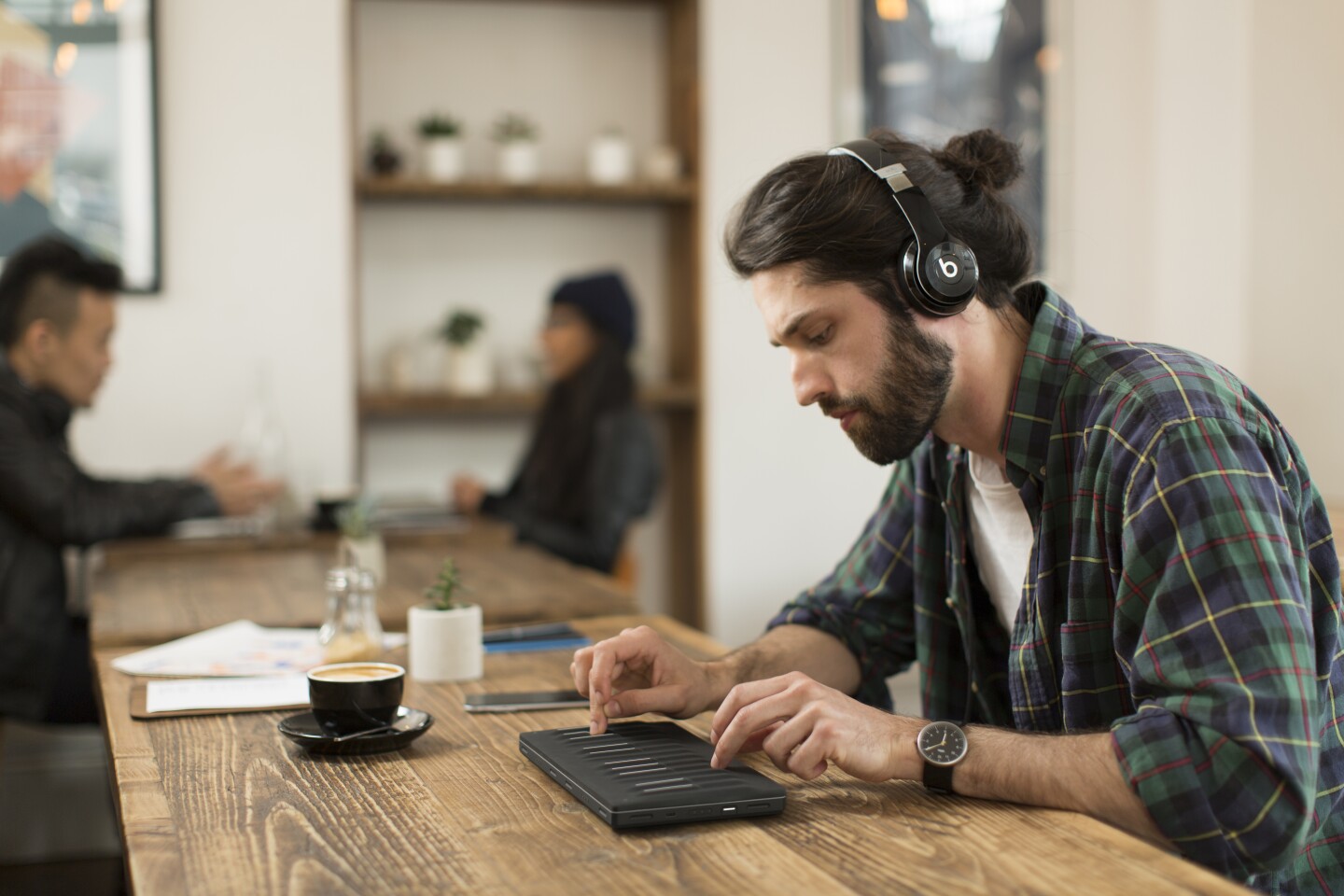 The Seaboard Block works with Roli's Noise mobile sound engine app for iOS and Android