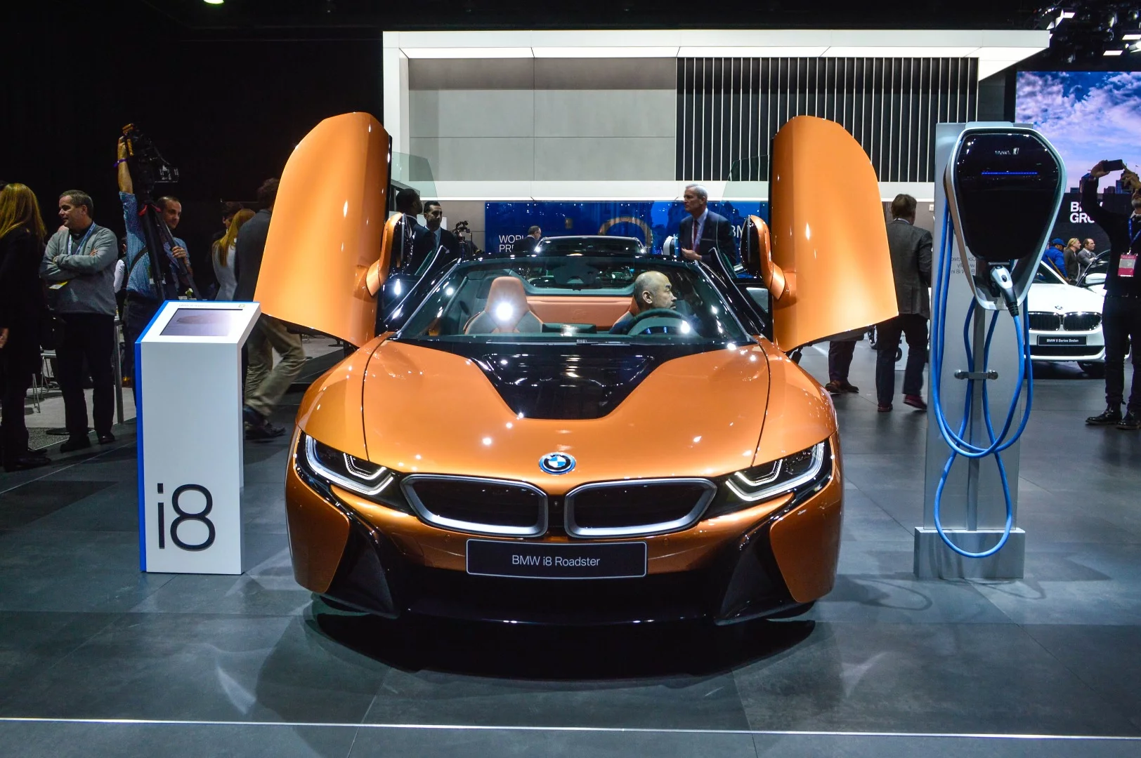 After its debut in LA, the all-new BMW i8 Roadster struts through Detroit